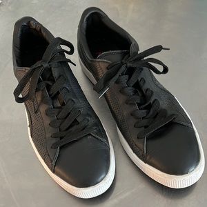 Men’s Ltd Edition PUMA Clyde MMQSz 12US. Blk on Blk, white sole. Like new!